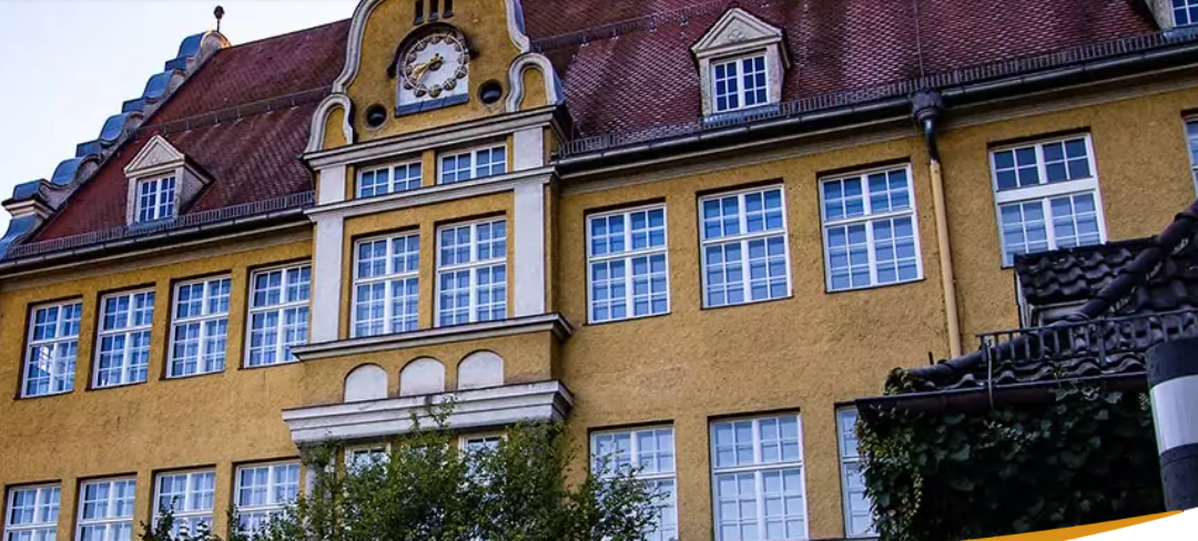 Spende des Luitpold-Gymnasiums Wasserburg  für das SC Hospital